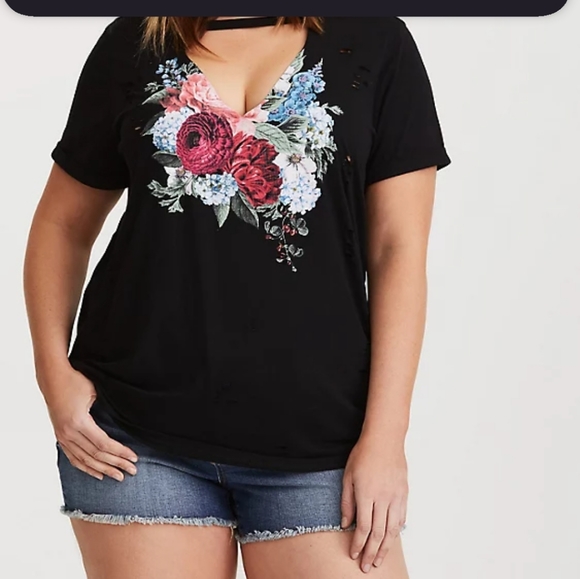 Floral long sleeve choker tee